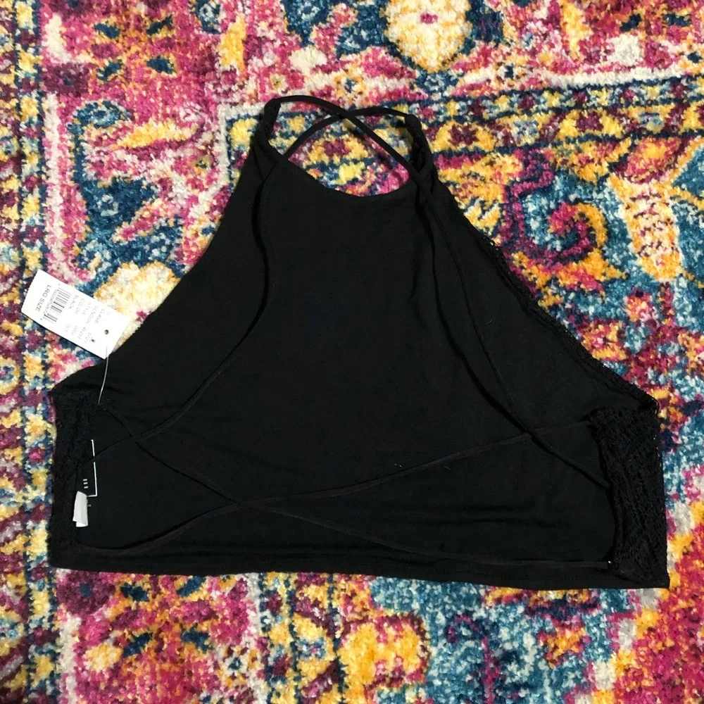 MeToWe Crochet Overlay Crop Top Criss Cross - Picture 4 of 8